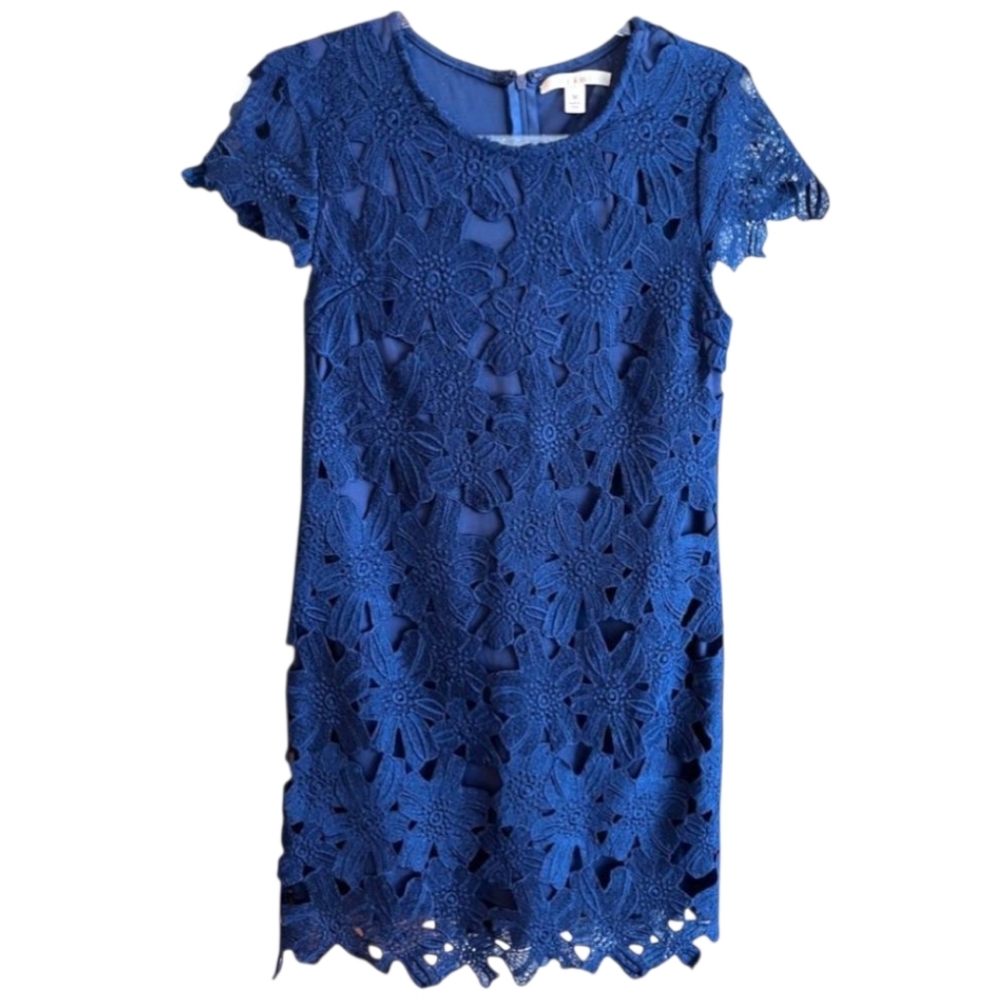 Francesca's Mi Ami Navy Blue Floral Cutout Mini Shift Dress Scalloped Hem MED